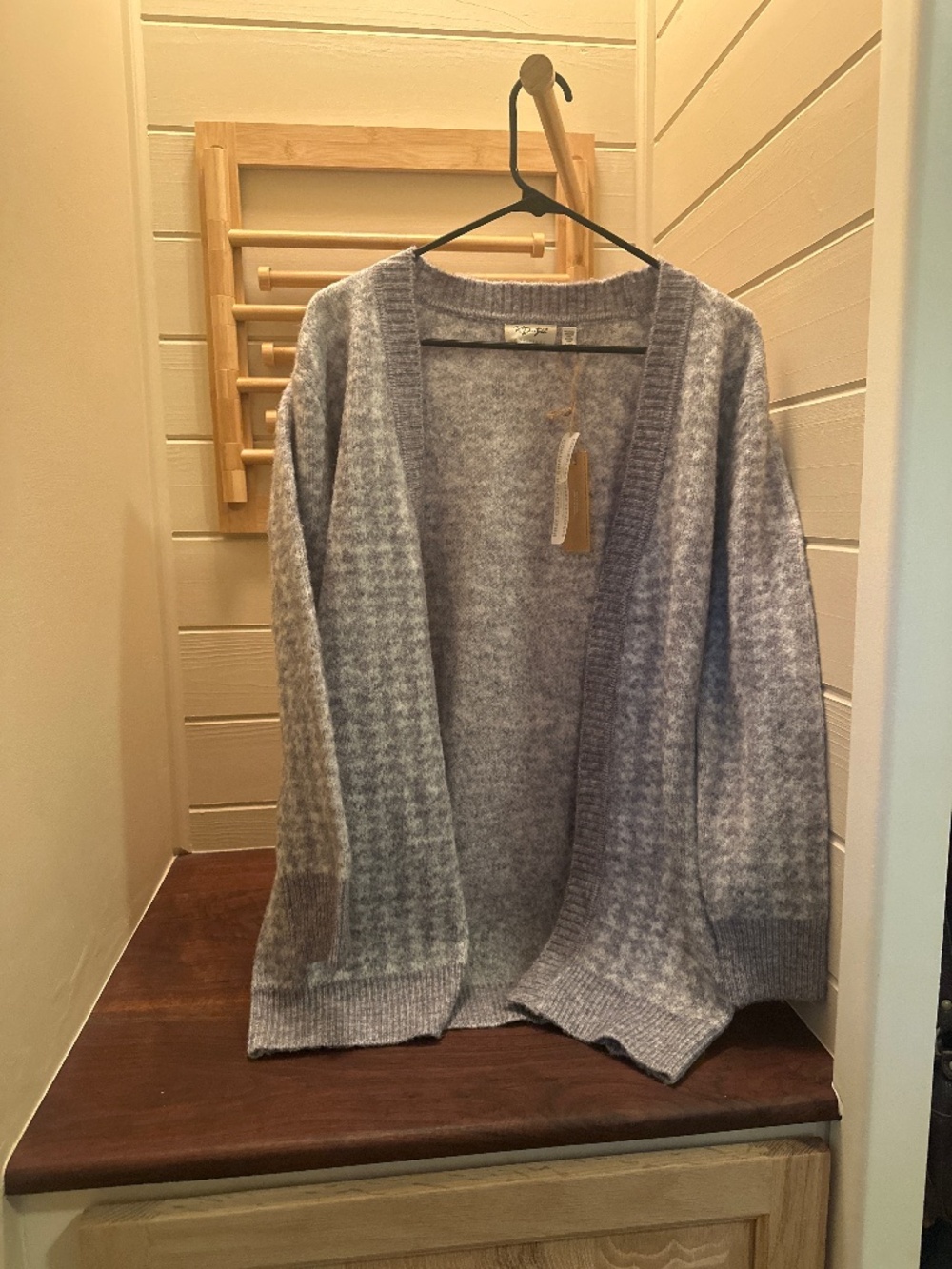 Cardigan sweater
